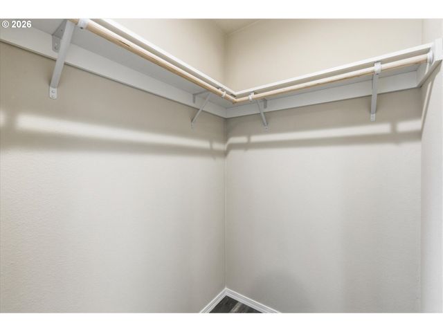 601 HELTON St, Castle Rock, WA 98611