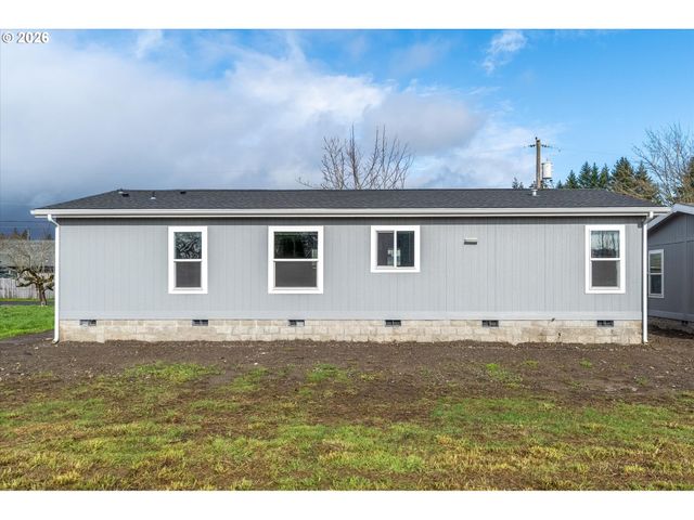 601 HELTON St, Castle Rock, WA 98611