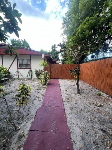 1581 NE 117 Street, Miami, FL 33161