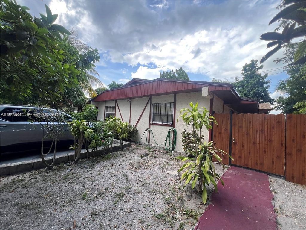 1581 NE 117 Street, Miami, FL 33161