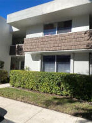 4031 N Cypress Drive 101, Pompano Beach, FL 33069