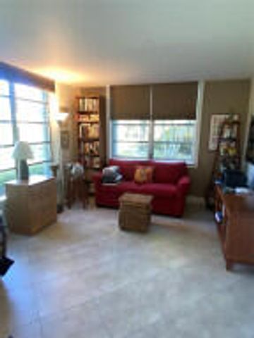 4031 N Cypress Drive 101, Pompano Beach, FL 33069