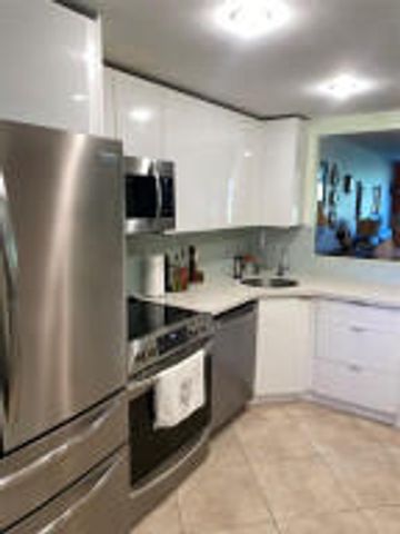 4031 N Cypress Drive 101, Pompano Beach, FL 33069