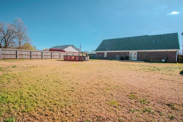 64 WOODCHASE DR, Brighton, TN 38011