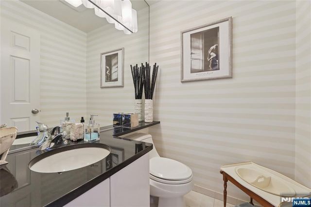 7 Coniston Court, Wayne, NJ 07470