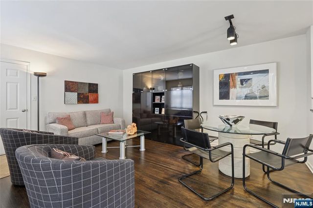 7 Coniston Court, Wayne, NJ 07470