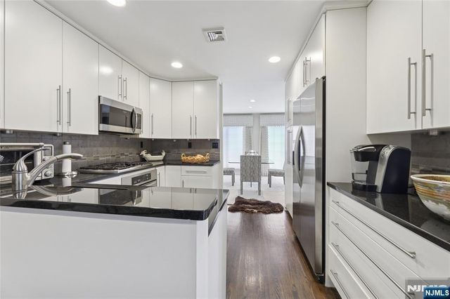 7 Coniston Court, Wayne, NJ 07470