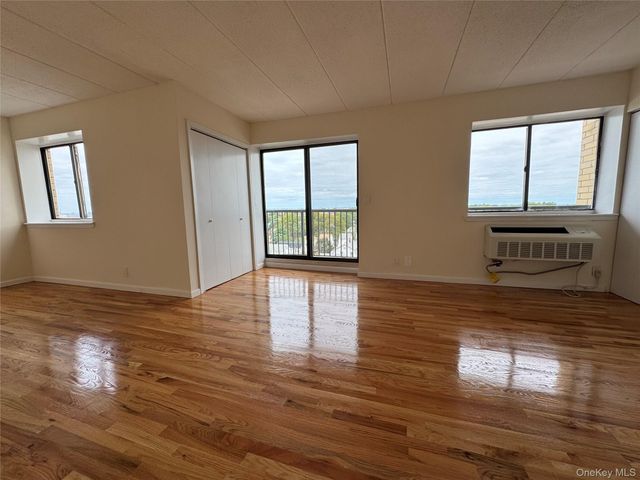 14538 34th Avenue 5C, Flushing, NY 11354