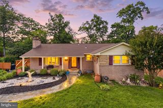 9104 DRAKE PL, College Park, MD 20740
