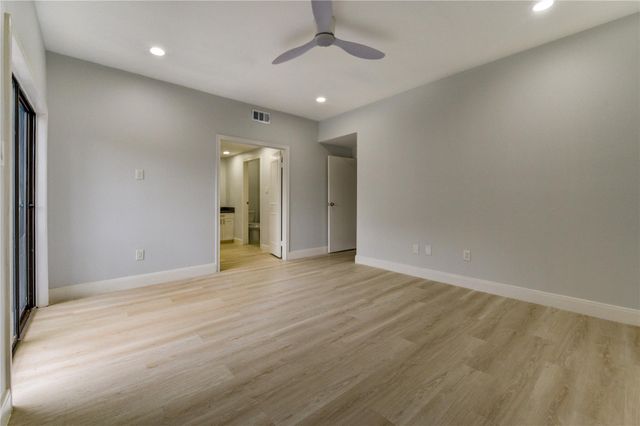 11711 Memorial Drive 534, Houston, TX 77024
