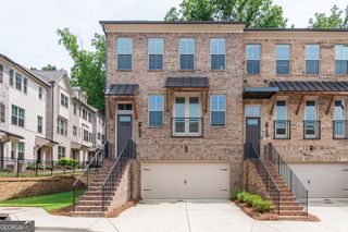 2701 Cedar Pine Way, Doraville, GA 30360