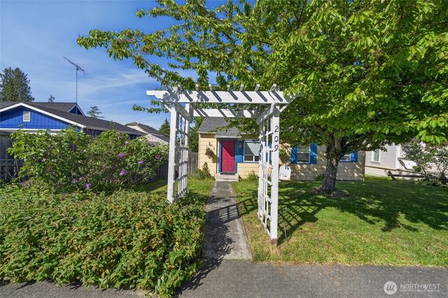 209 E Eleventh Street, Port Angeles, WA 98362