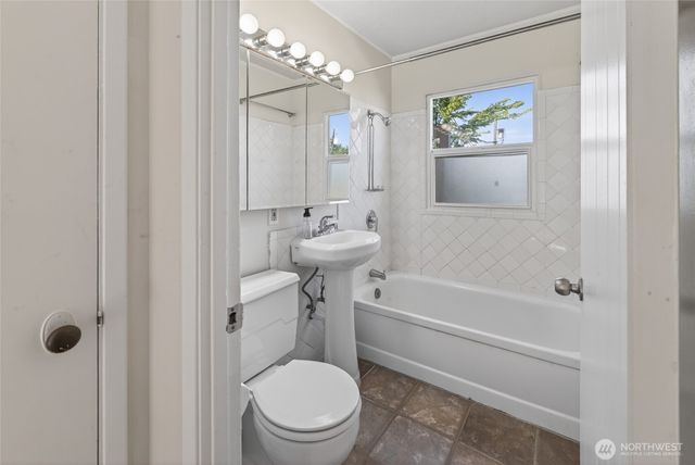 209 E Eleventh Street, Port Angeles, WA 98362