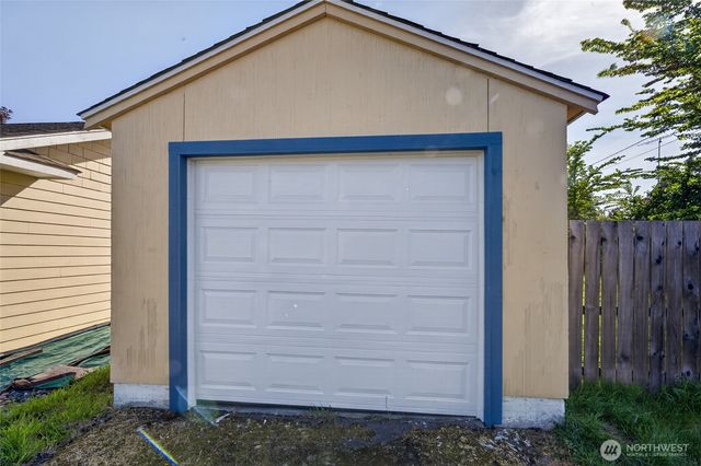 209 E Eleventh Street, Port Angeles, WA 98362