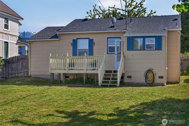 209 E Eleventh Street, Port Angeles, WA 98362