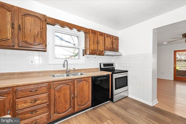 11852 HUGGINS DR, Silver Spring, MD 20902