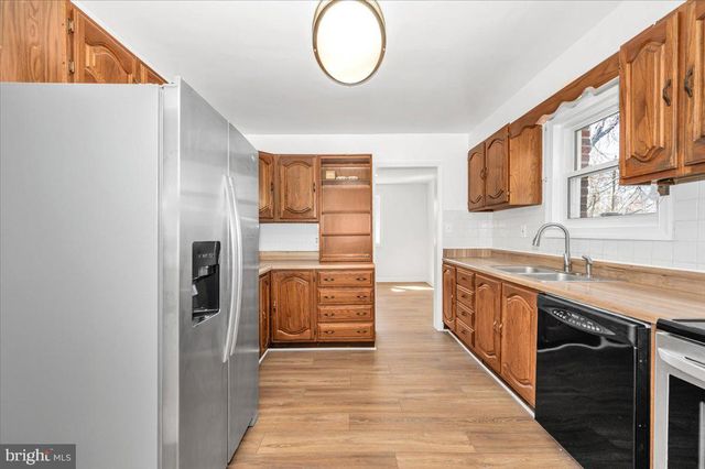 11852 HUGGINS DR, Silver Spring, MD 20902