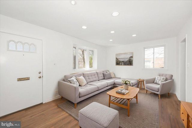 11852 HUGGINS DR, Silver Spring, MD 20902