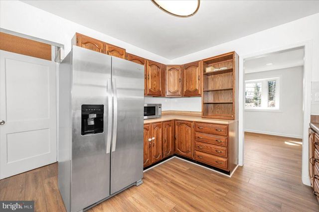 11852 HUGGINS DR, Silver Spring, MD 20902