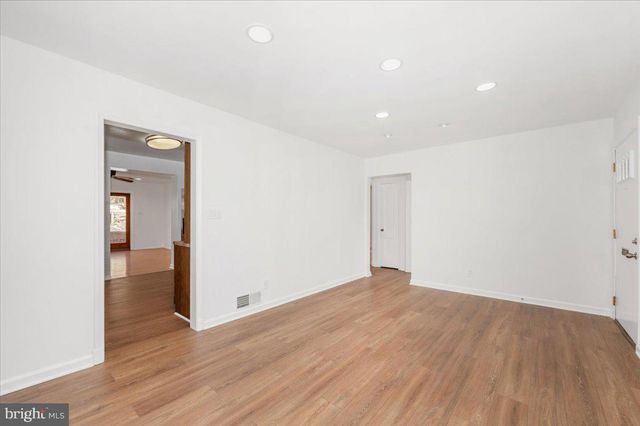 11852 HUGGINS DR, Silver Spring, MD 20902