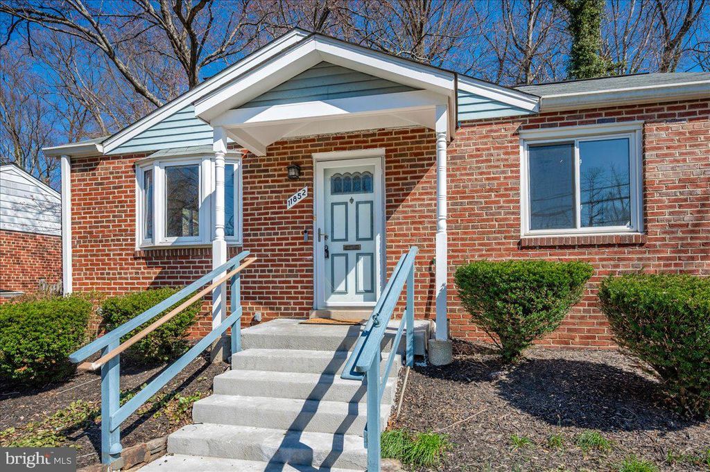 11852 HUGGINS DR, Silver Spring, MD 20902