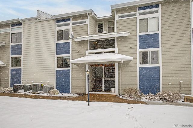 1342 S Cathay Court 202, Aurora, CO 80017