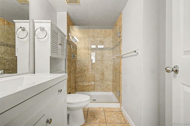 1342 S Cathay Court 202, Aurora, CO 80017