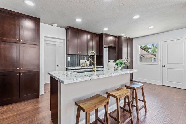 1487 N Echo Avenue, Fresno, CA 93728