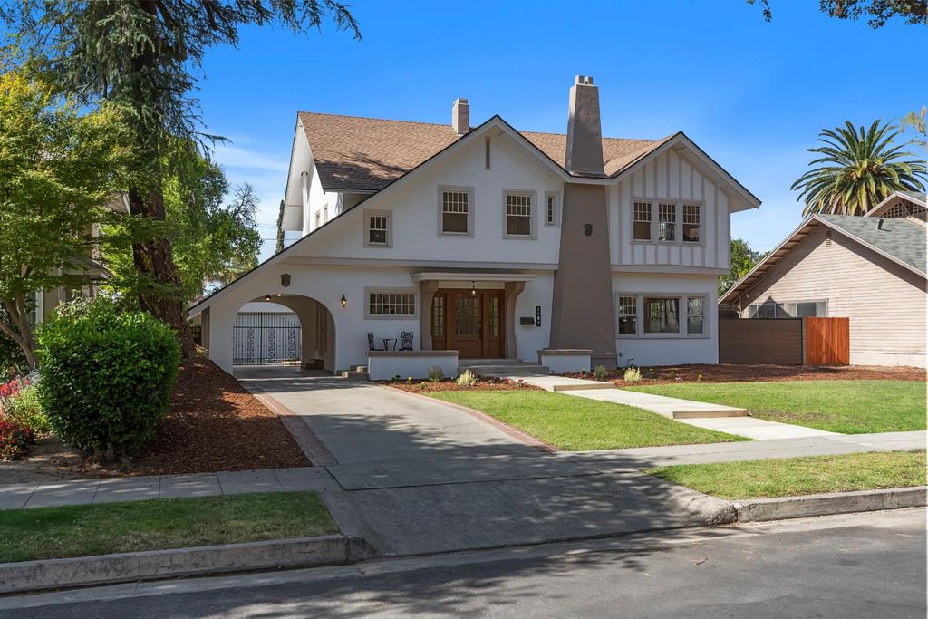 Image 2 of property listing at 1487 N Echo Avenue, Fresno, CA 93728