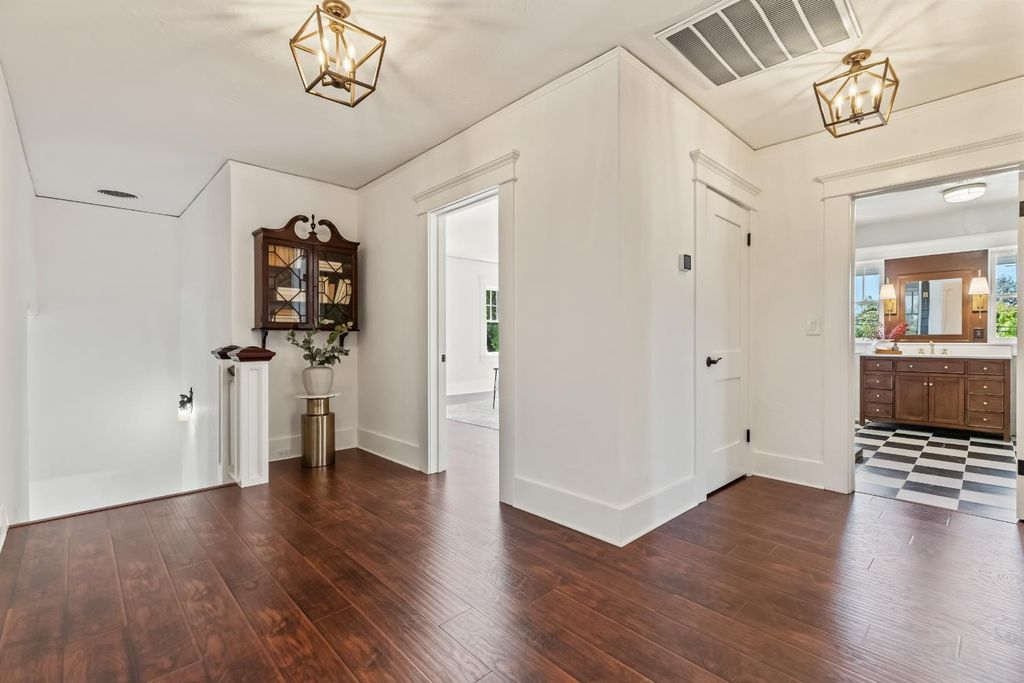 Image 28 of property listing at 1487 N Echo Avenue, Fresno, CA 93728