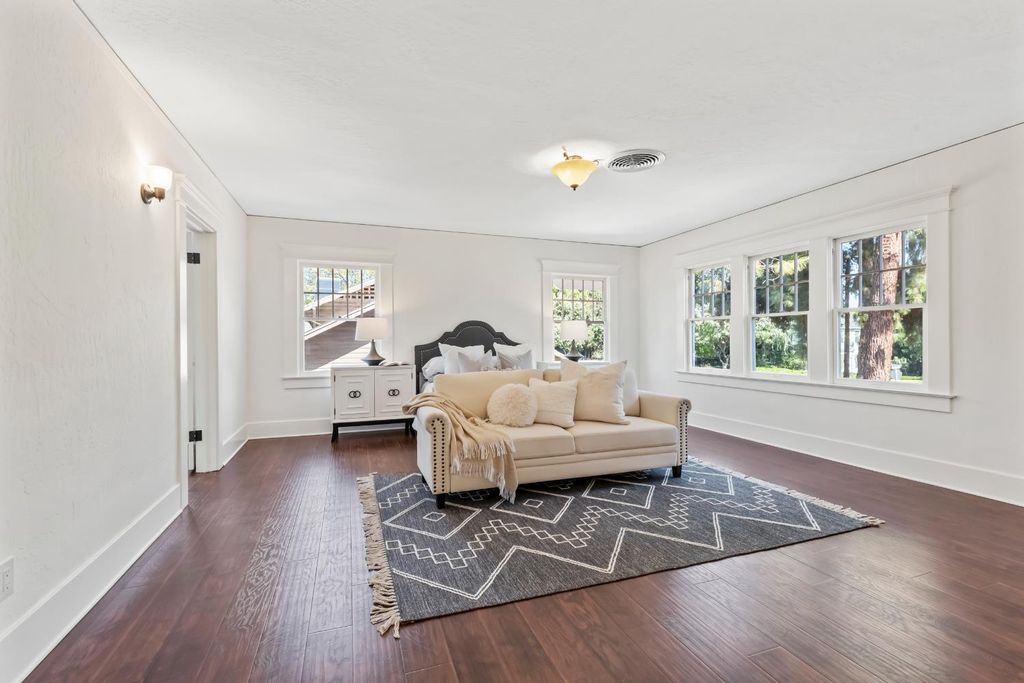 Image 34 of property listing at 1487 N Echo Avenue, Fresno, CA 93728