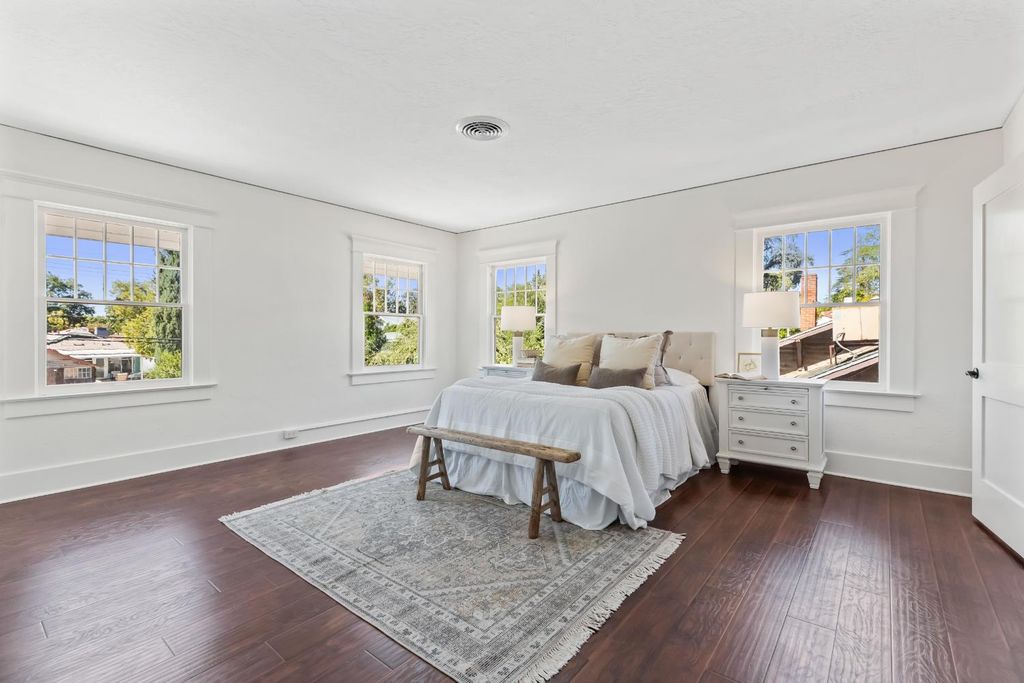 Image 35 of property listing at 1487 N Echo Avenue, Fresno, CA 93728