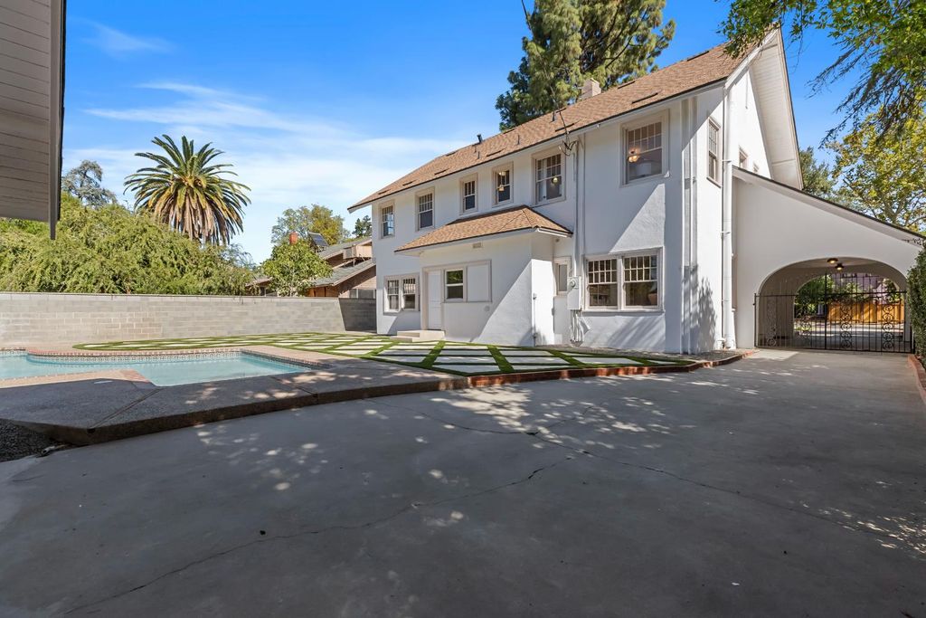 Image 47 of property listing at 1487 N Echo Avenue, Fresno, CA 93728