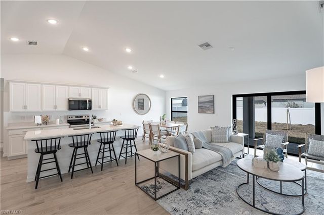 1513 NE 7th AVE, Cape Coral, FL 33909