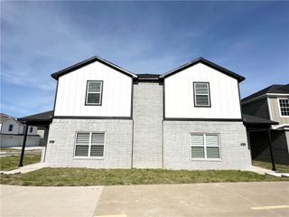 959 S Rupple Road 2, Fayetteville, AR 72704
