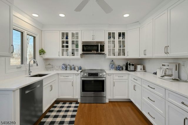 47 Dexter Dr N, Bernards Twp., NJ 07920