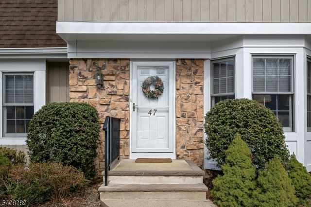 47 Dexter Dr N, Bernards Twp., NJ 07920