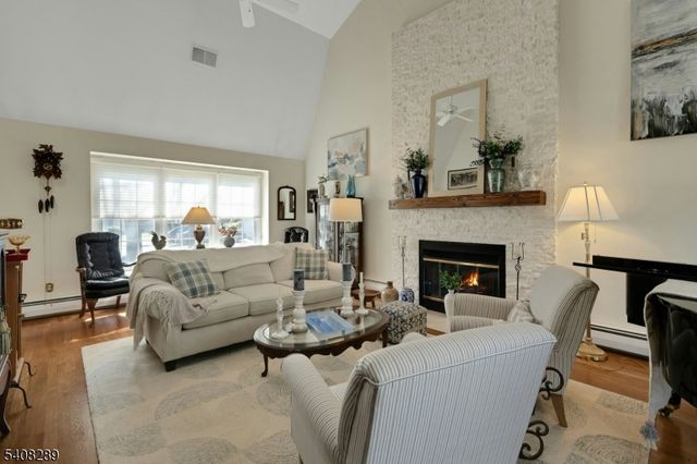 47 Dexter Dr N, Bernards Twp., NJ 07920