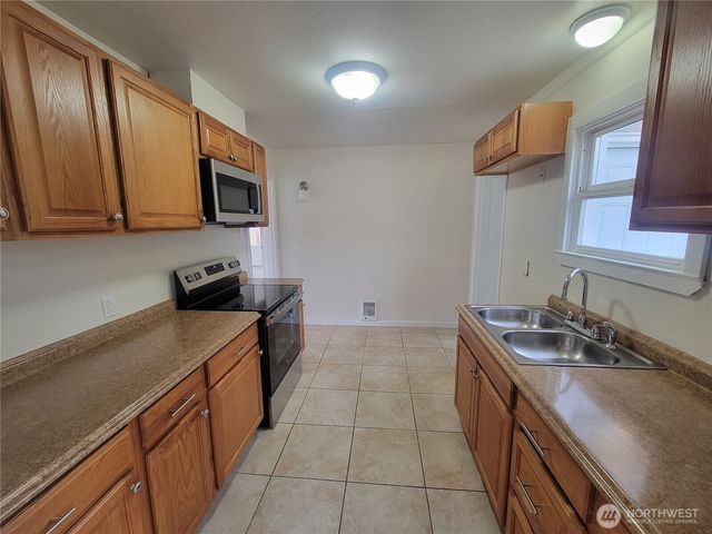 131 S 64th Street, Tacoma, WA 98408