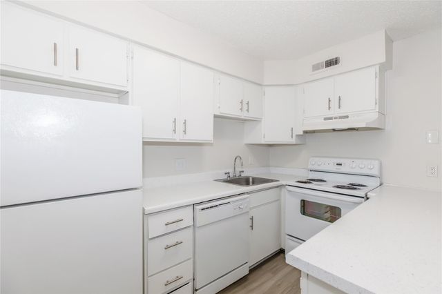 6010 N Lamar BLVD 205, Austin, TX 78752