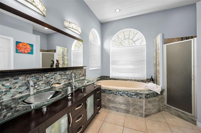 1516 E LAKE WOODLANDS PARKWAY, Oldsmar, FL 34677