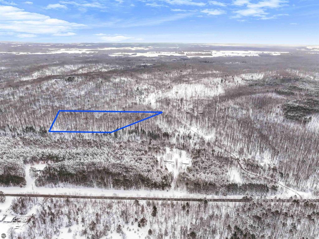 Image 2 of property listing at 000 W Falmouth Road, Cadillac, MI 49601