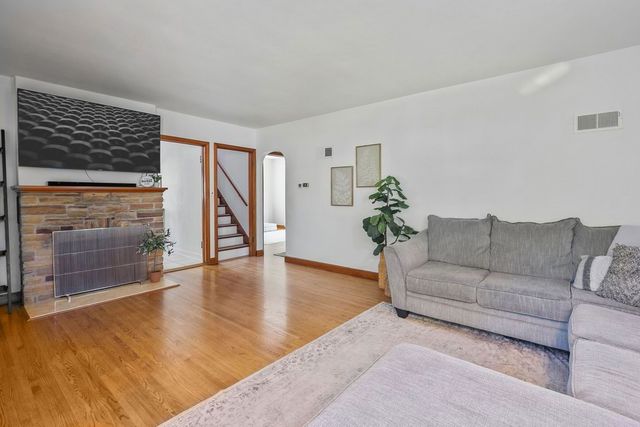 422 Harden Street, Antioch, IL 60002