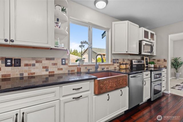 11702 123rd Avenue Ct E, Puyallup, WA 98374