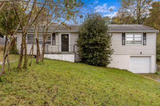 375 Greens Lake Circle, Rossville, GA 30741