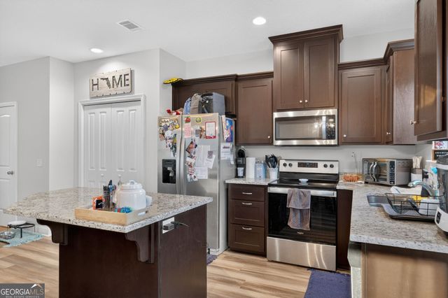 1296 Grayson Avenue, Hinesville, GA 31313