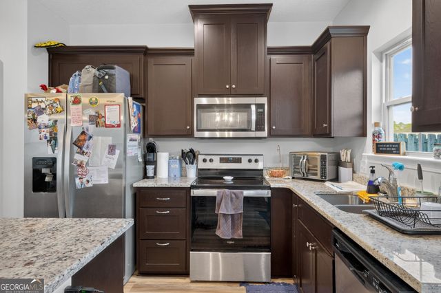 1296 Grayson Avenue, Hinesville, GA 31313