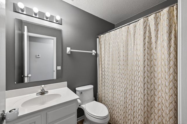 2494 Wilshire Court, Mendota Heights, MN 55120