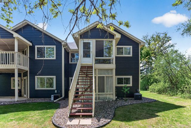 2494 Wilshire Court, Mendota Heights, MN 55120
