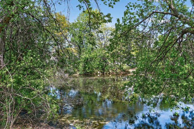 2494 Wilshire Court, Mendota Heights, MN 55120